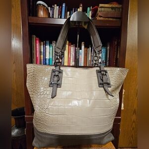 Simply Vera Cream and Brown Tote  Hand Bag